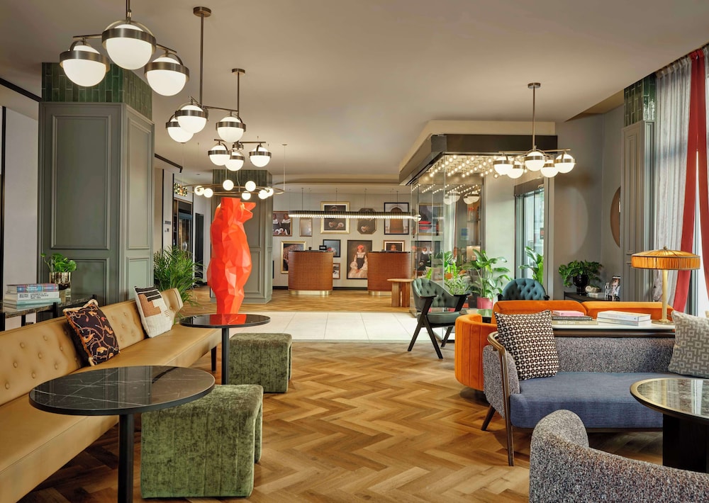 Radisson RED Berlin Kudamm 6