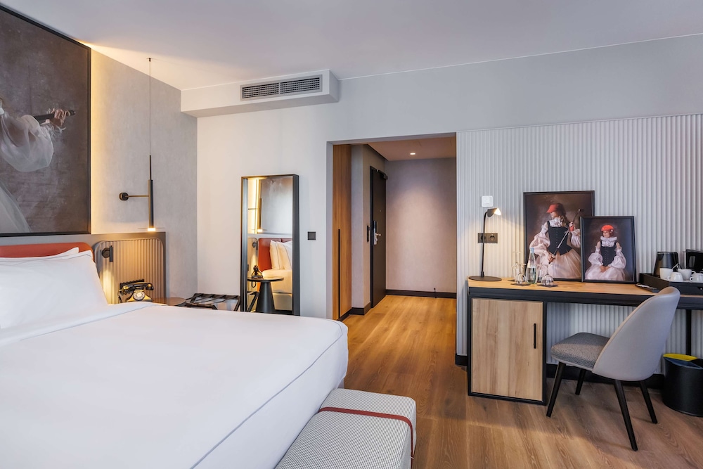 Radisson RED Berlin Kudamm 17