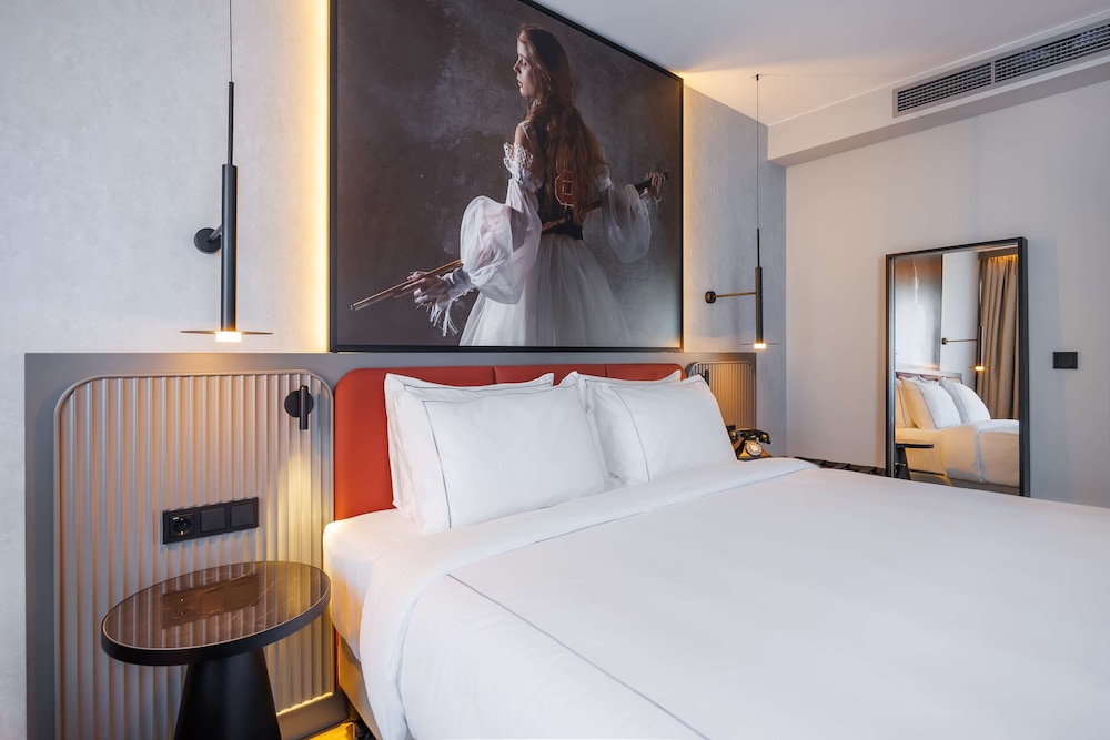 Radisson RED Berlin Kudamm 10