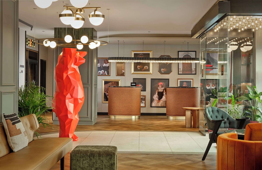 Radisson RED Berlin Kudamm 4
