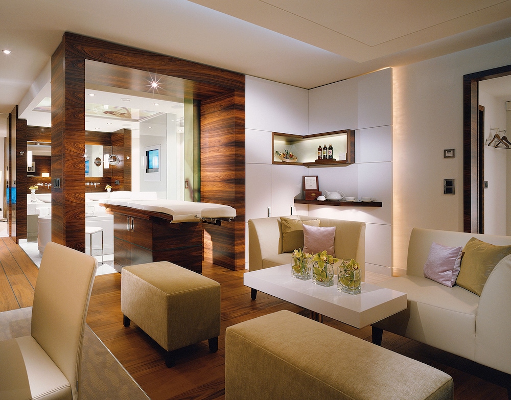The Westin Grand Berlin 9