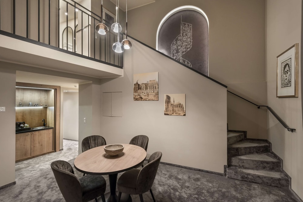 Wasserturm Hotel Cologne, Curio Collection by Hilton 18