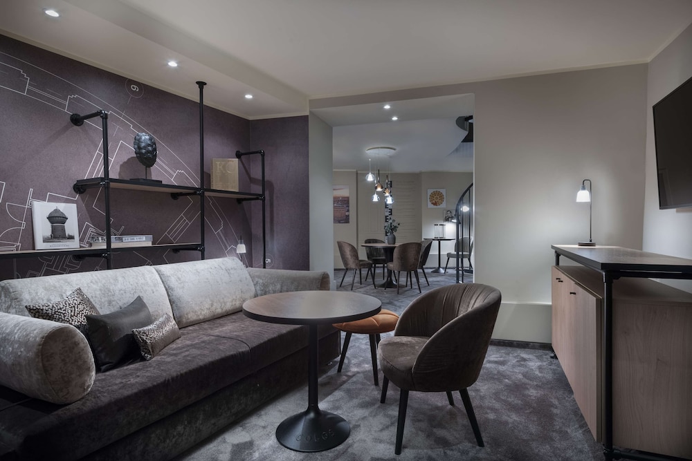 Wasserturm Hotel Cologne, Curio Collection by Hilton 22
