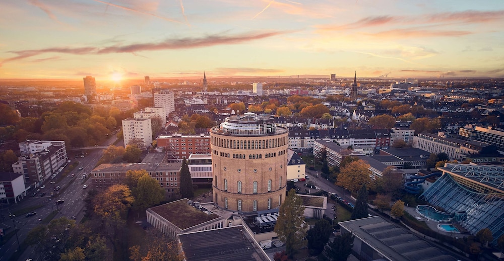 Wasserturm Hotel Cologne, Curio Collection by Hilton 1