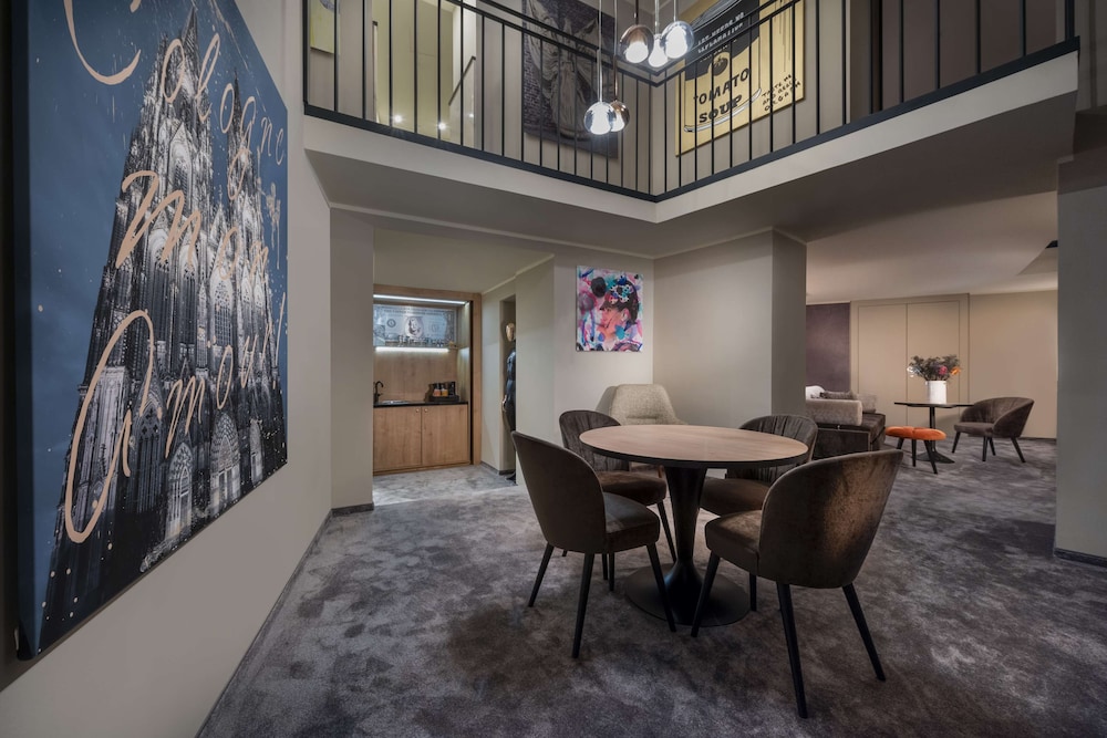 Wasserturm Hotel Cologne, Curio Collection by Hilton 17