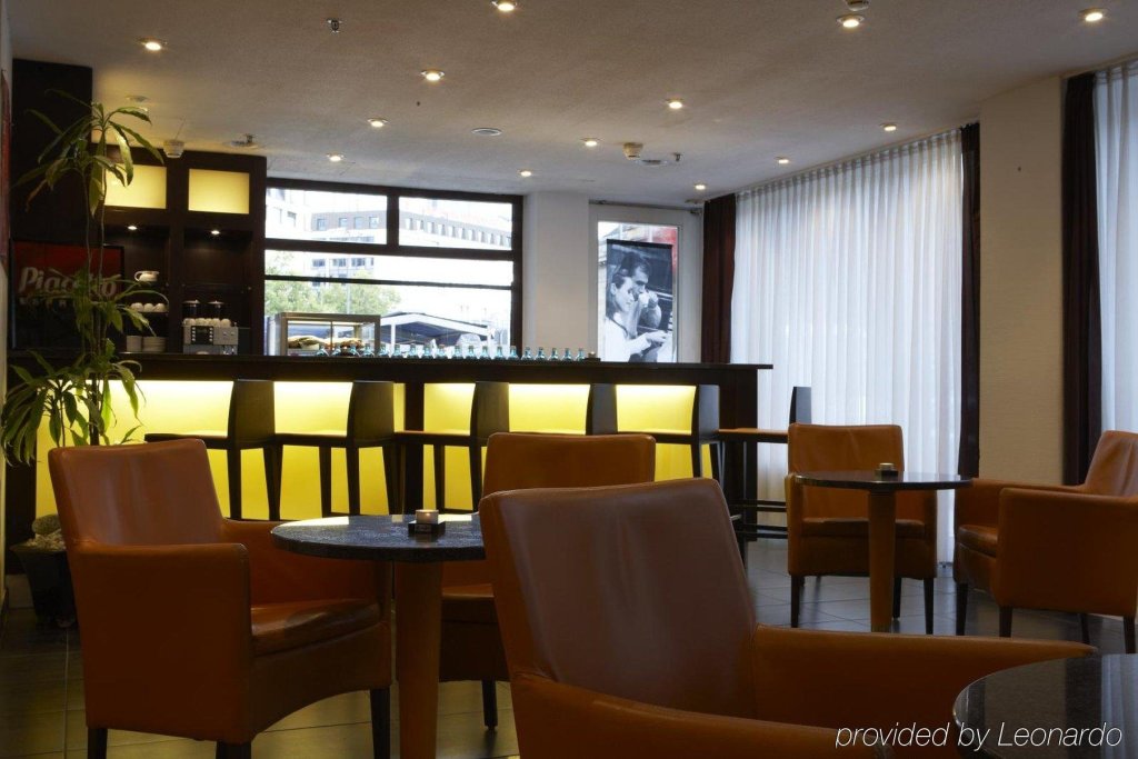 Motel One Frankfurt-Hauptbahnhof 2
