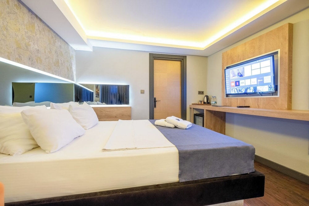 216 Bosphorus Suite 7