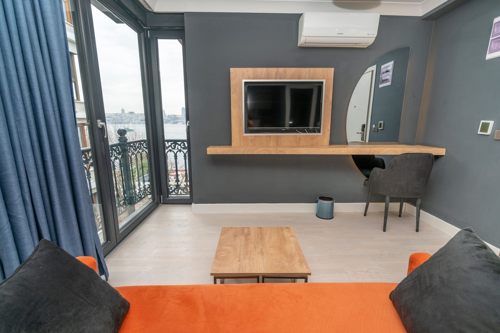 216 Bosphorus Suite 5