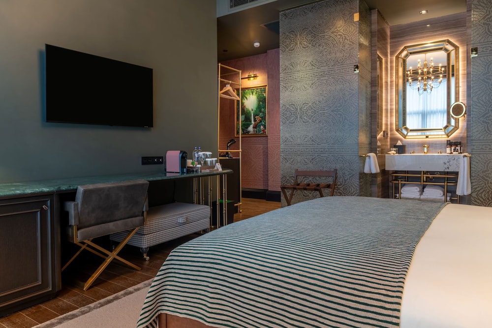 Orient Occident Hotel Istanbul, Autograph Collection 17