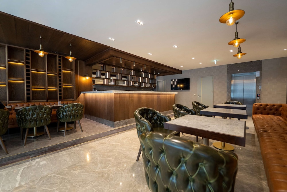 Days Inn by Wyndham Istanbul Bomonti 8