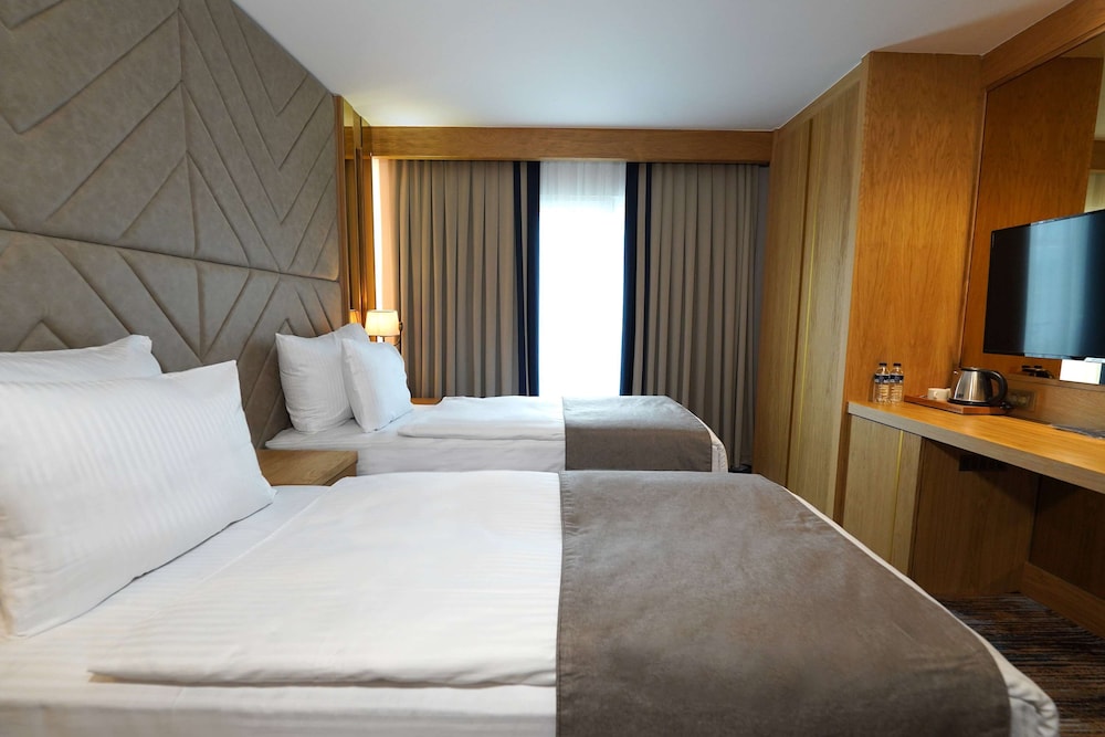 Days Inn by Wyndham Istanbul Bomonti 12