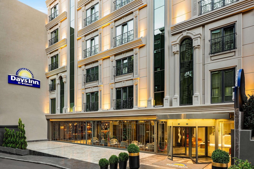 Days Inn by Wyndham Istanbul Bomonti 1