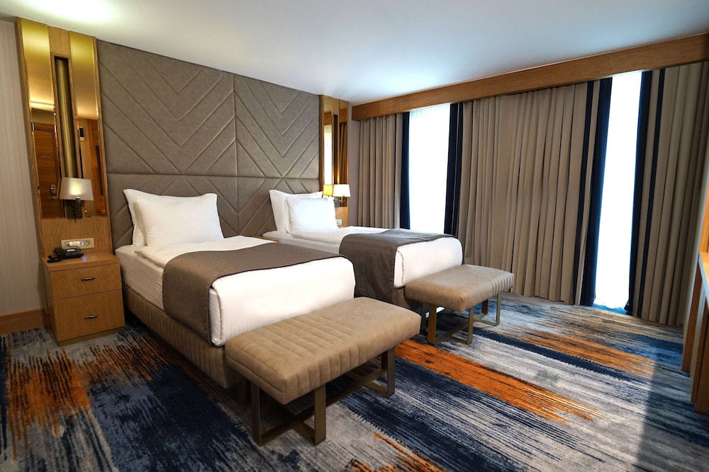 Days Inn by Wyndham Istanbul Bomonti 15