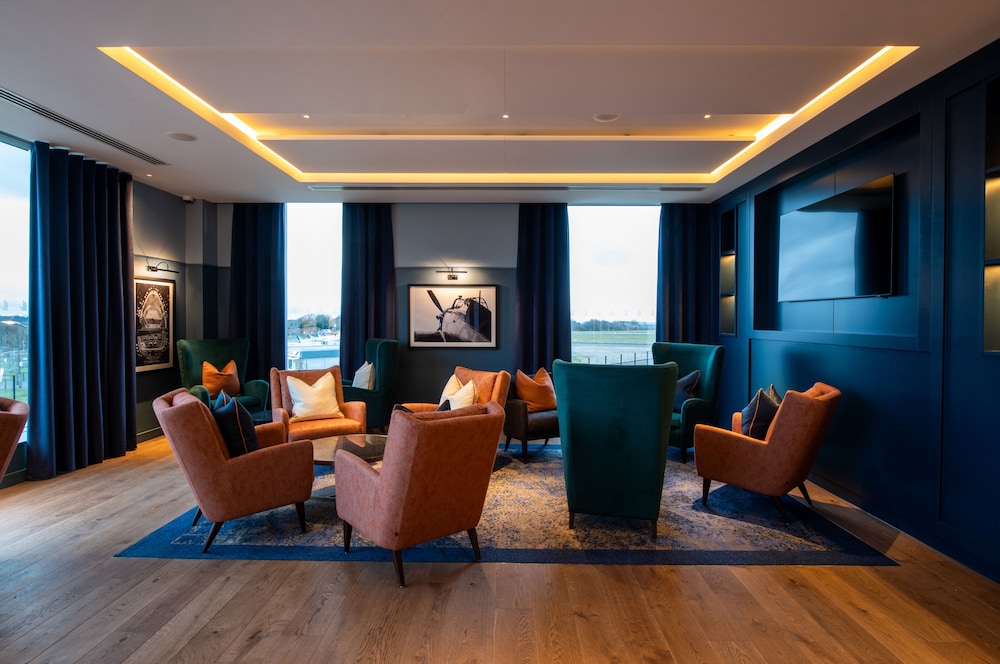 The Landing Hotel 15