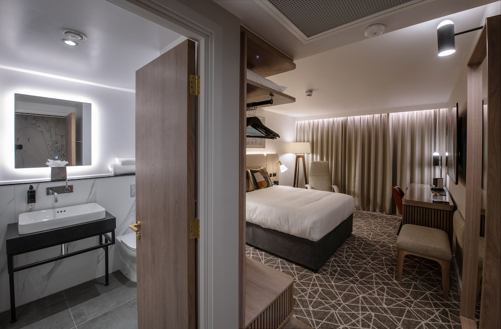 The Landing Hotel 7
