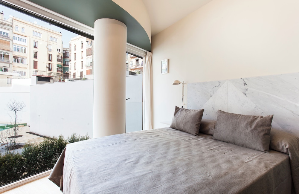 Aspasios City Oasis Apartments 6