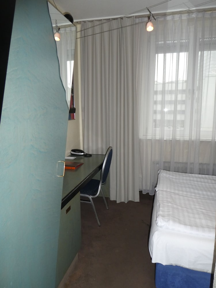 Adrett Hotel Königsallee 9