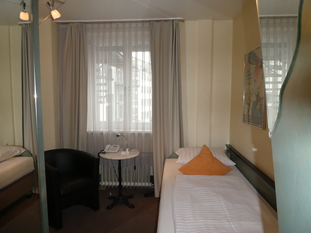 Adrett Hotel Königsallee 6