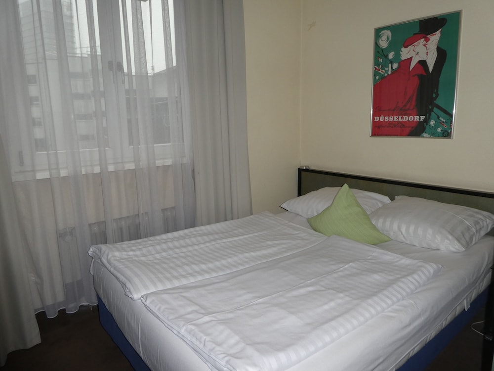 Adrett Hotel Königsallee 10