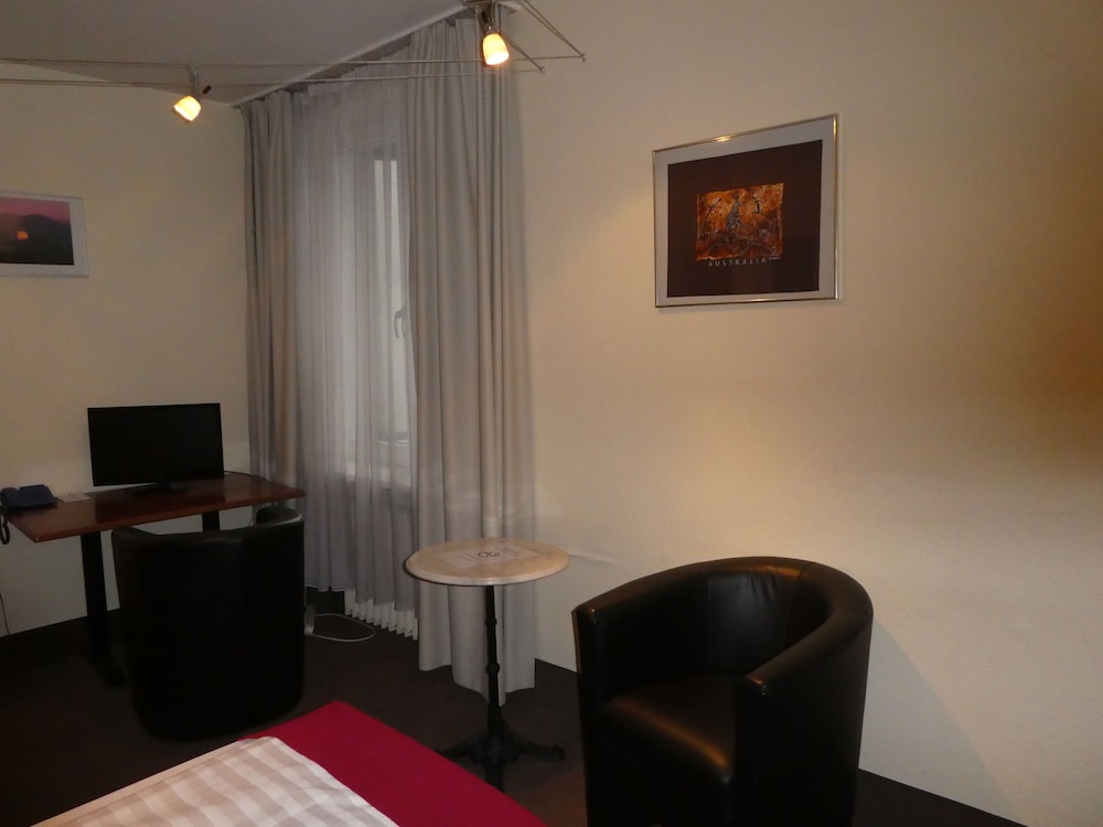 Adrett Hotel Königsallee 15