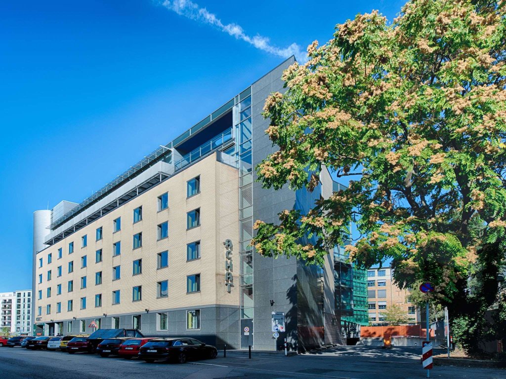 Plaza Hotel & Living Frankfurt 11