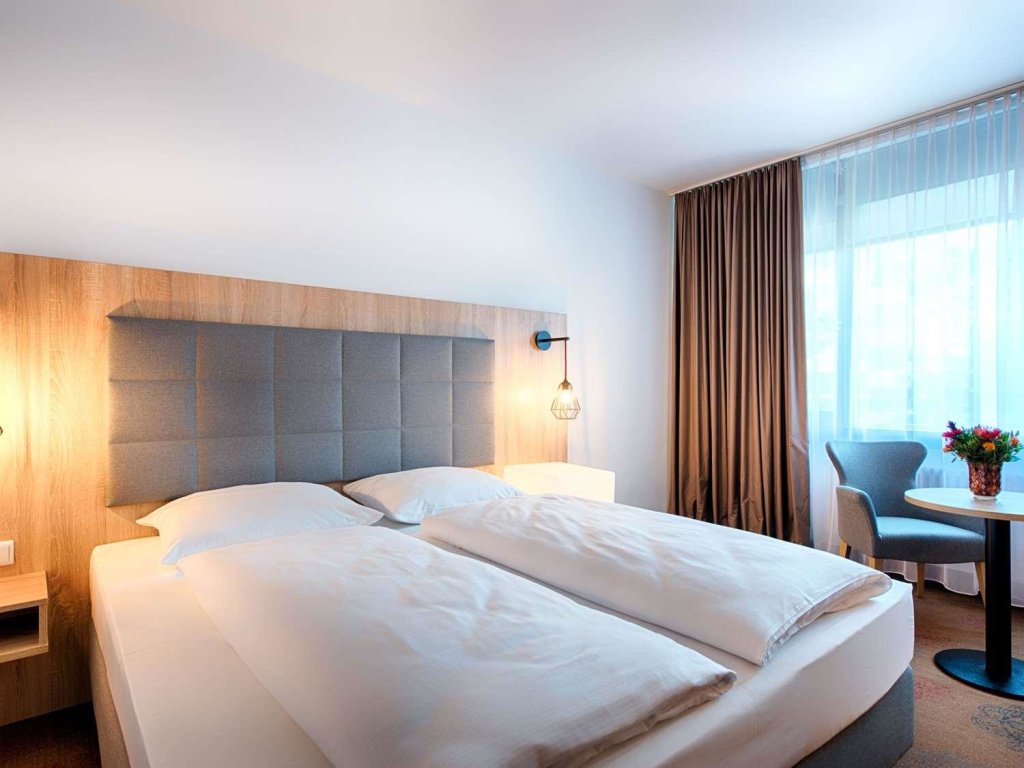 Plaza Hotel & Living Frankfurt 23