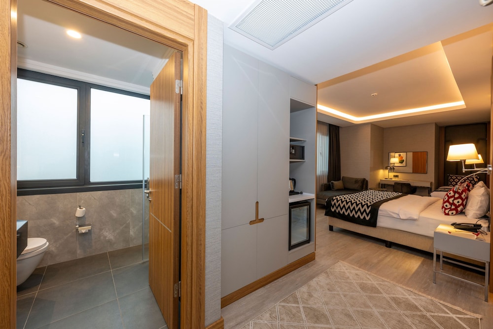 Ramada Encore by Wyndham Istanbul Sisli 10