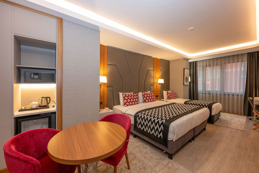 Ramada Encore by Wyndham Istanbul Sisli 8