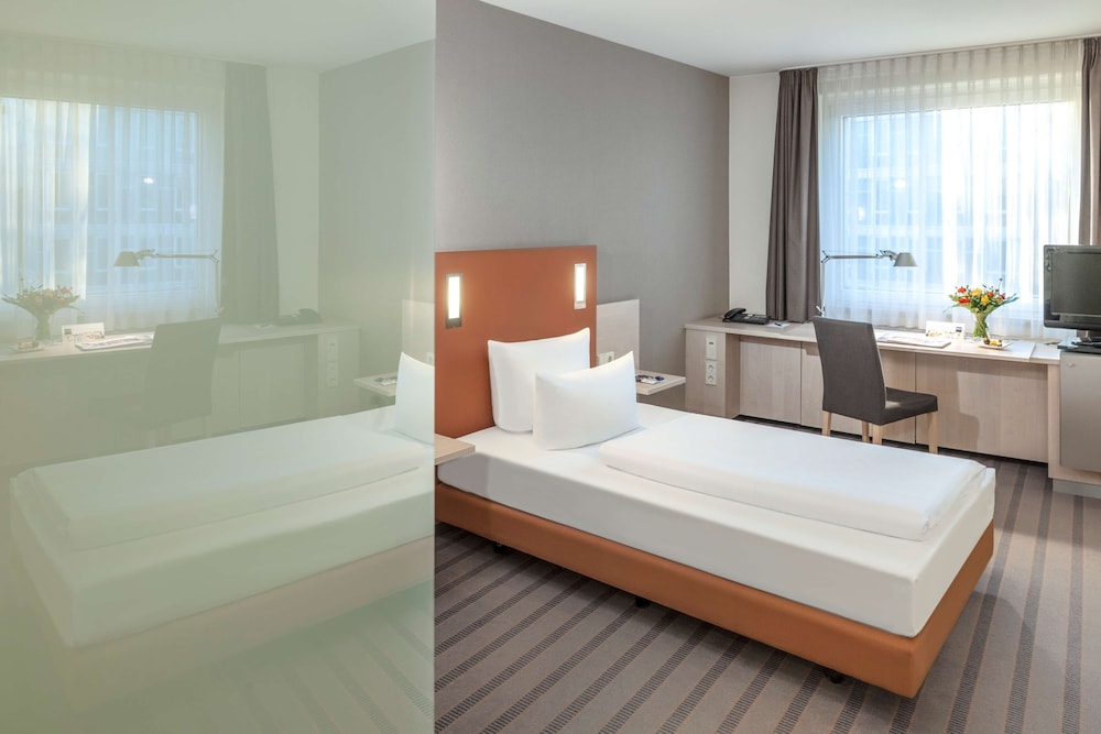 Hotel Essential by Dorint Berlin-Adlershof 8