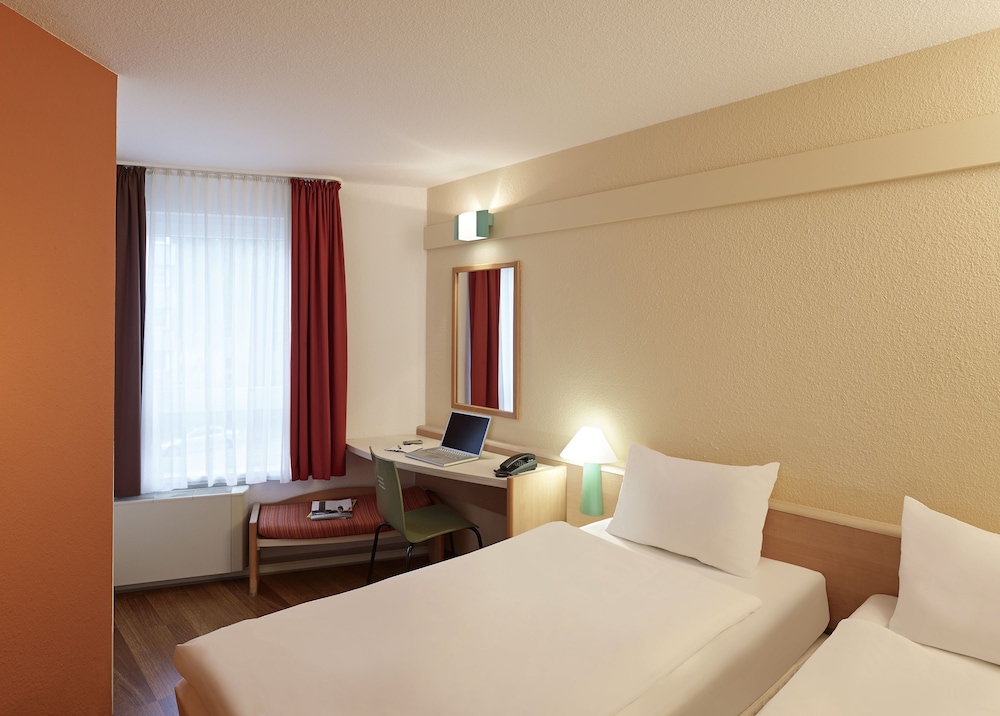 ibis Duesseldorf Hauptbahnhof 3