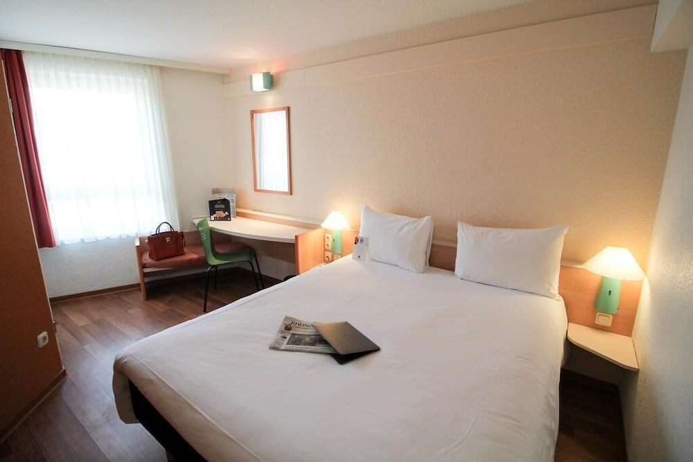 B&B HOTEL Düsseldorf-Hbf 5