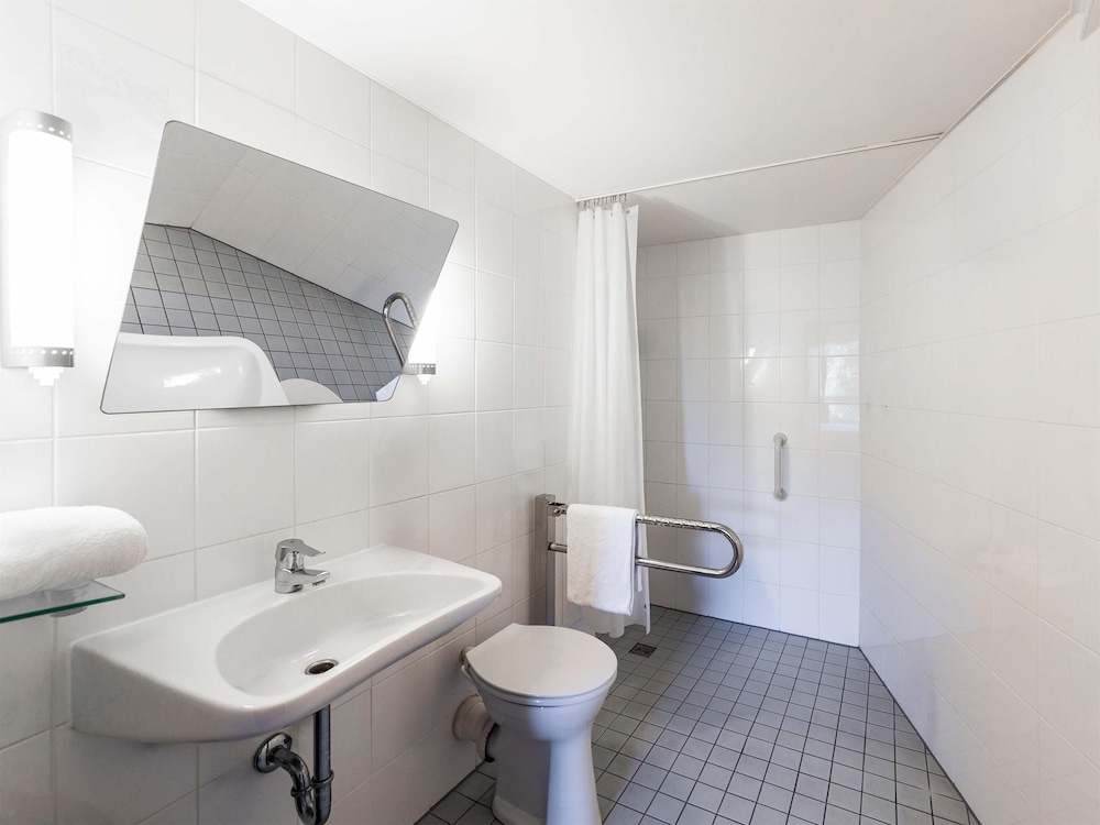 B&B HOTEL Düsseldorf-Hbf 23