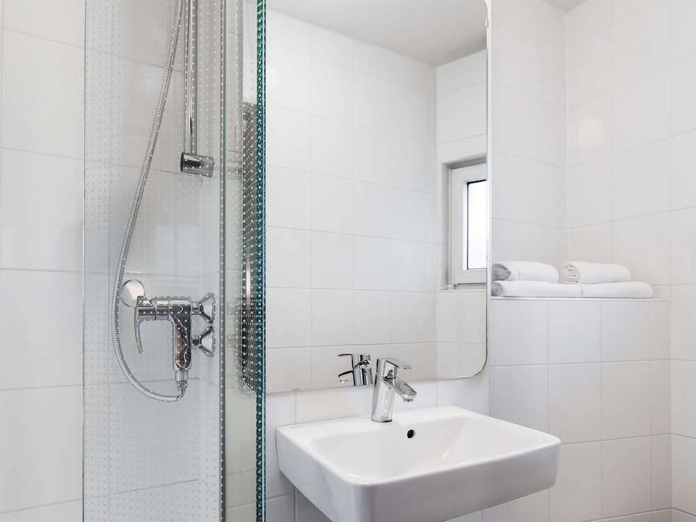 B&B HOTEL Düsseldorf-Hbf 21