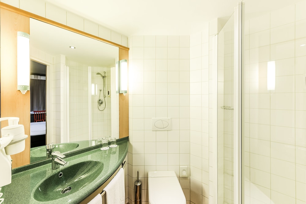 B&B HOTEL Düsseldorf-Hbf 22