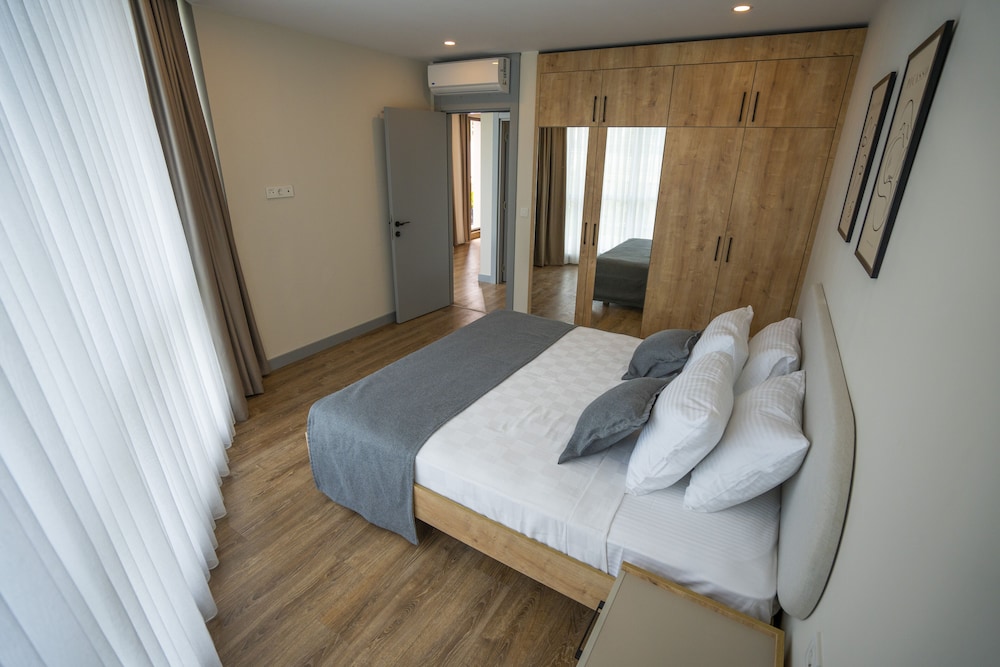 Marine Homes Lara 9