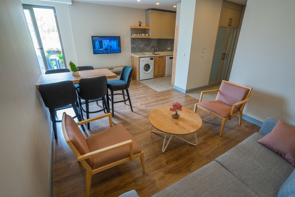 Marine Homes Lara 8