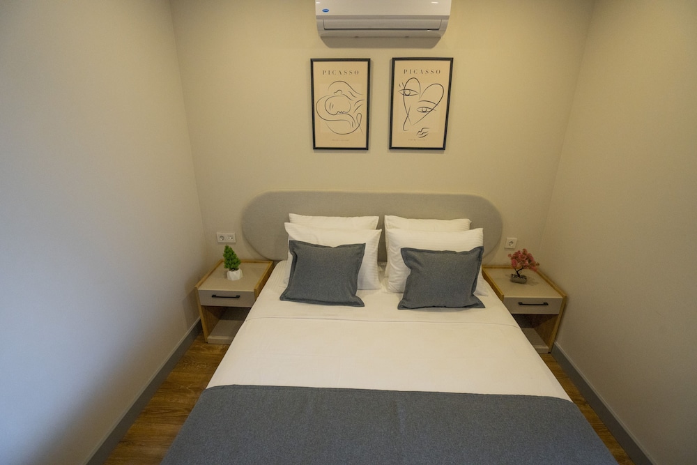 Marine Homes Lara 22