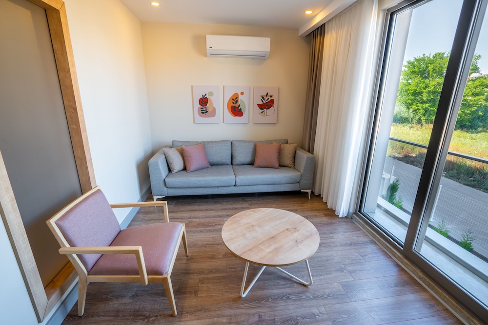Marine Homes Lara 21