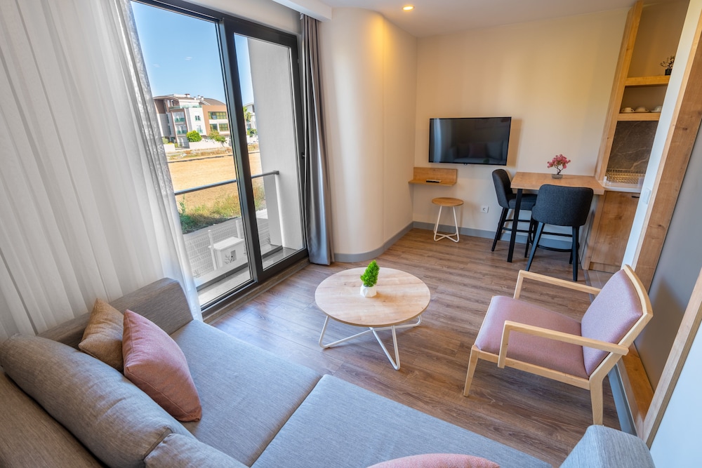 Marine Homes Lara 1