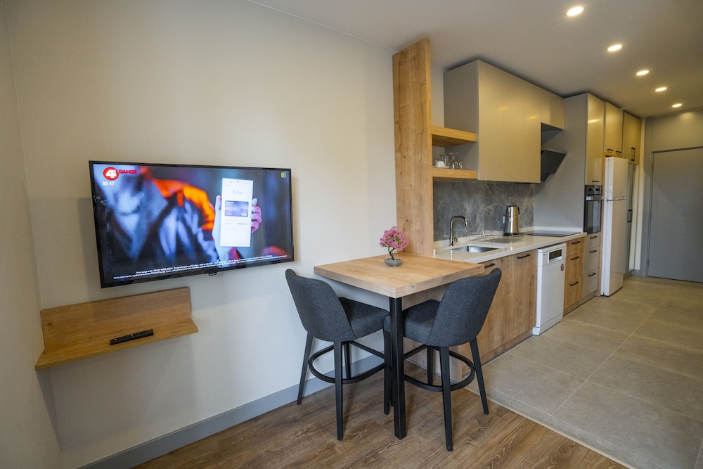 Marine Homes Lara 17