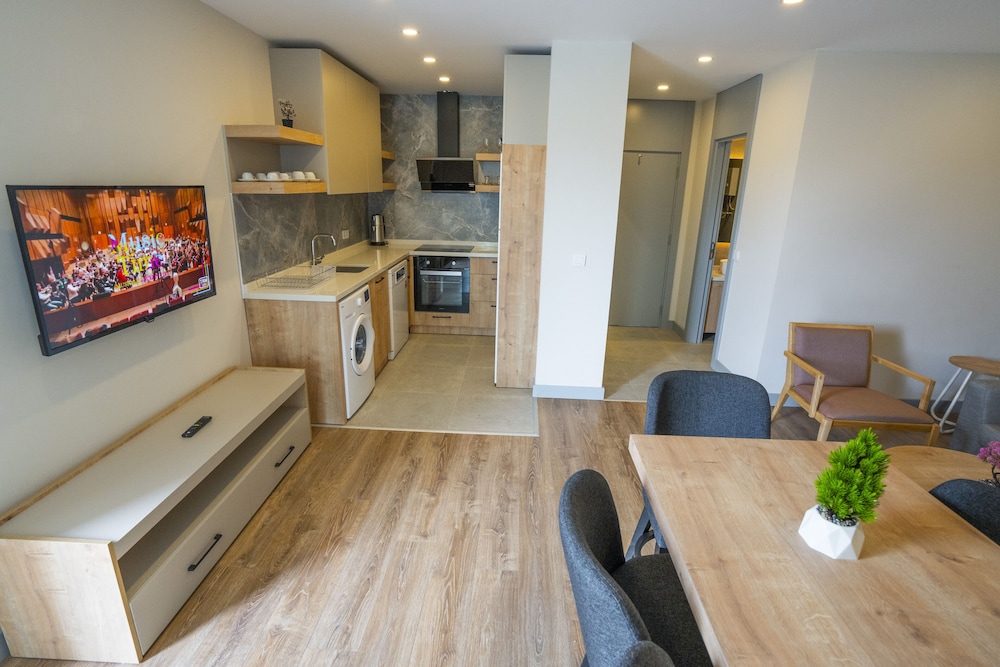 Marine Homes Lara 16