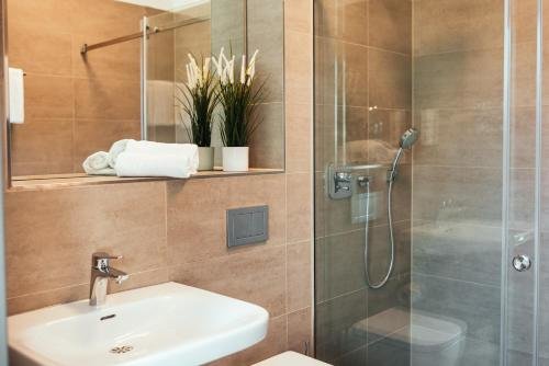 The Rix Studios & Suites 15