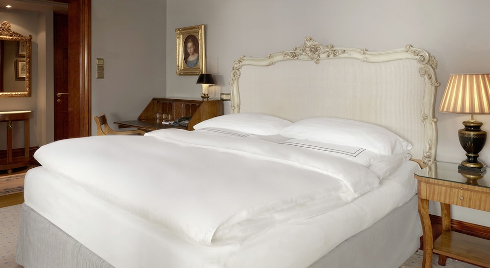 Schlosshotel Berlin 12