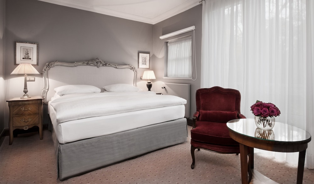 Schlosshotel Berlin 4