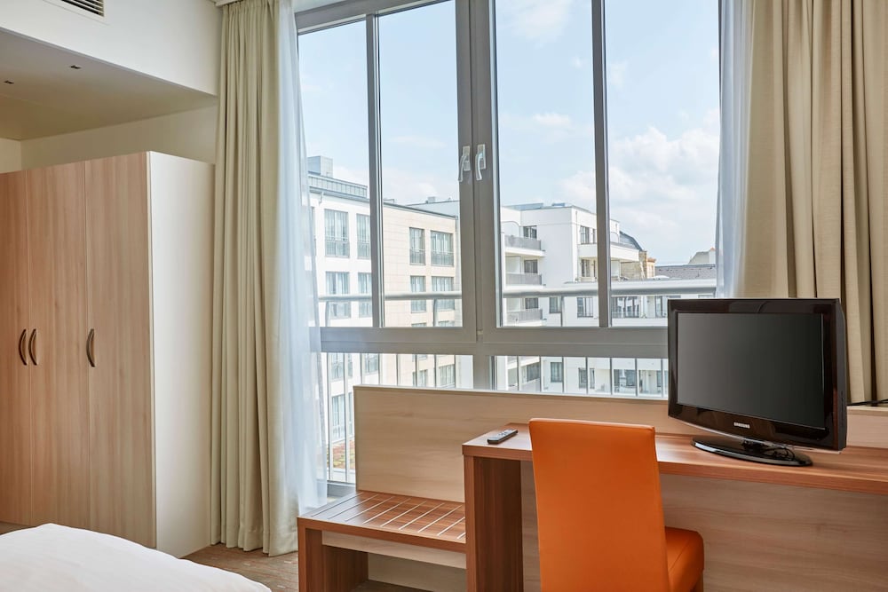 B&B HOTEL Berlin-Chausseestrasse 6