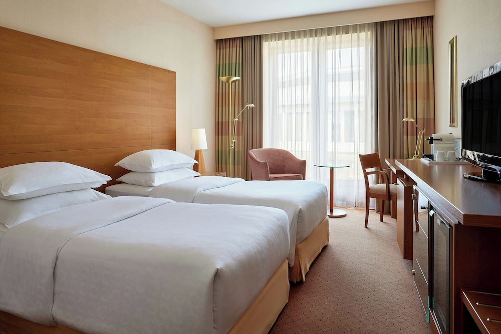 Sheraton Düsseldorf Airport Hotel 18