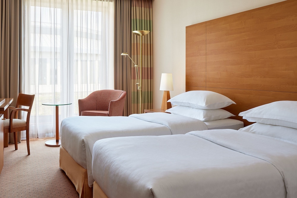 Sheraton Düsseldorf Airport Hotel 9
