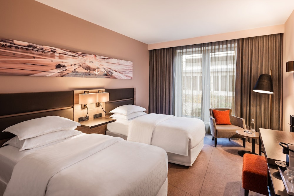 Sheraton Düsseldorf Airport Hotel 6