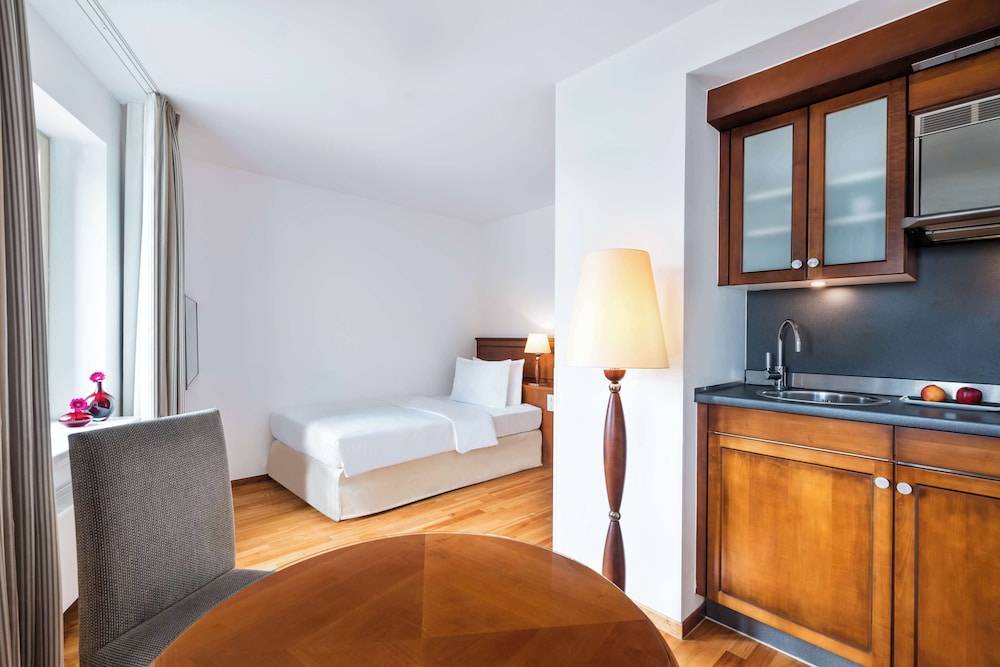 Lindner Hotel Frankfurt Main Plaza 6