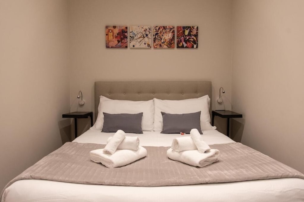 Xxiv Domus Luxury Suites